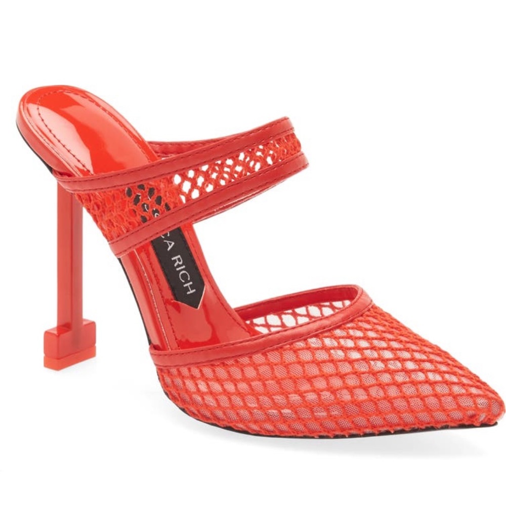 Pointed toe high heel